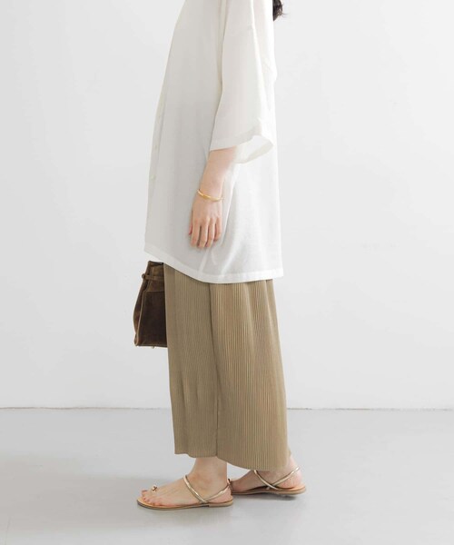 URBAN RESEARCH(アーバンリサーチ)の「サテンプリーツストレートラインスカート(スカート・レディース・BEIGE/KHAKI・FREE)」の7枚目の写真