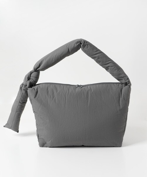 SENSE OF PLACE by URBAN RESEARCH（センスオブプレイスバイアーバンリサーチ）の「ナイロンパデットビックショルダー（ショルダーバッグ・メンズ・BLACK/WHITE/CHARCOAL/L.BLUE・one）」の17枚目の写真