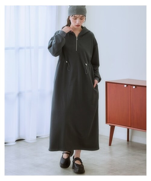 nissen（ニッセン）の「＜大きいサイズ＞ ウエストドロストハーフジップパーカーワンピース（ワンピース・レディース・ライトグレー/チャコールグレー・L/LL/3L/4L/5L/6L/8L/10L）」の12枚目の写真