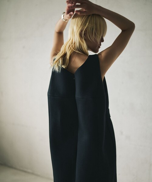 ROPE'(ロペ)の「【一部店舗限定】【REALM(レルム)】U NECK OVER DRESS|ドレス(ドレス・レディース・ブラック・36/38)」の20枚目の写真