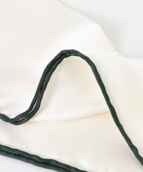 URBAN RESEARCH（アーバンリサーチ）の「BAUM UND PFERDGARTEN　SILK SCARF（バンダナ/スカーフ・レディース・EGRET BP・FREE）」の7枚目の写真