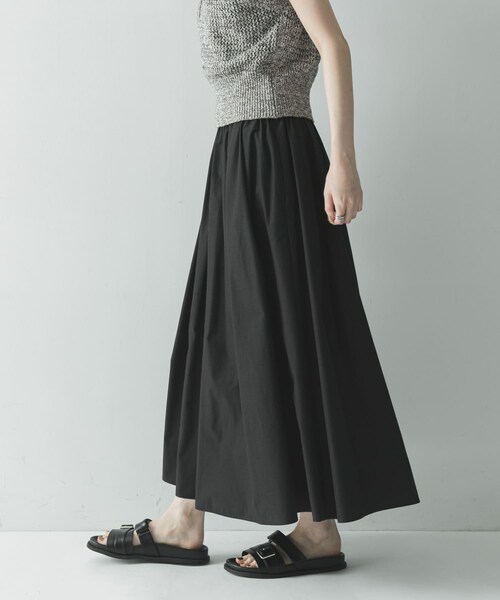 URBAN RESEARCH（アーバンリサーチ）の「撥水ギャザーボリュームスカート（スカート・レディース・OFF WHITE/BLACK・Free）」の14枚目の写真