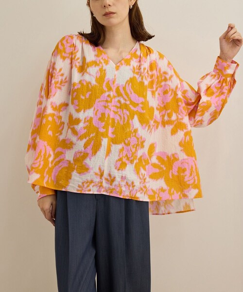 ROPE'（ロペ）の「【DEVEAUX（デヴォー）】別注ボカシフラワーボリュームスリーブブラウス/洗える（シャツ/ブラウス・レディース・ブラウン系/オレンジ系・F）」の15枚目の写真