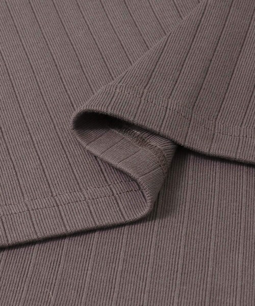 URBAN RESEARCH（アーバンリサーチ）の「SECOND LAYER　INTERLOCK S/L T-SHIRTS（タンクトップ・メンズ・BROWN・M/L）」の9枚目の写真