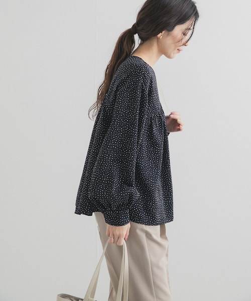 URBAN RESEARCH DOORS（アーバンリサーチドアーズ）の「ドットギャザーブラウス（シャツ/ブラウス・レディース・NAVY/BLACK・Free）」の5枚目の写真