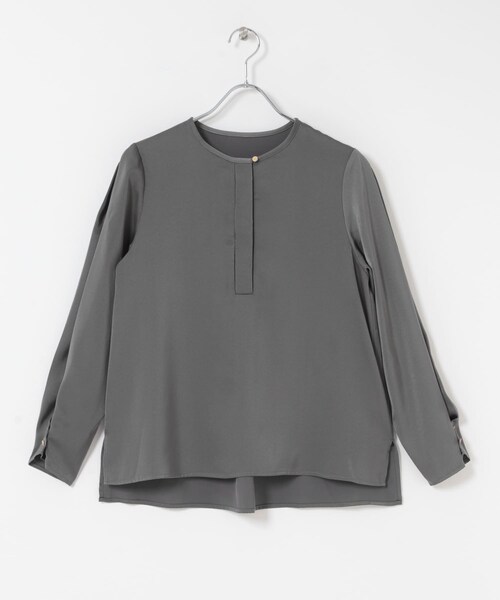 URBAN RESEARCH ROSSO（アーバンリサーチロッソ）の「ピーチサテンデザインスリーブブラウス（シャツ/ブラウス・レディース・OFF WHITE/CHARCOAL・Free）」の17枚目の写真