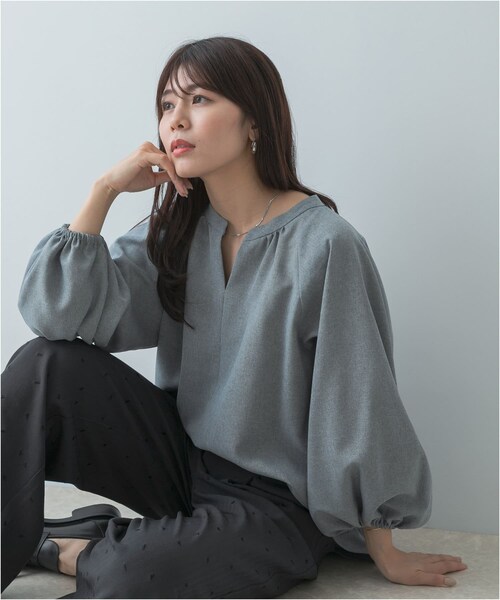 URBAN RESEARCH ROSSO（アーバンリサーチロッソ）の「F by ROSSO　イージーケアバルーンスリーブブラウス（シャツ/ブラウス・レディース・SAND BEIGE/GRAY/NAVY・FREE）」の8枚目の写真