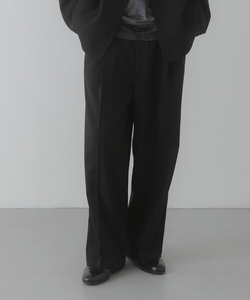 SENSE OF PLACE by URBAN RESEARCH（センスオブプレイスバイアーバンリサーチ）の「『イージーケア/速乾』リネンライクタックワイドスラックス（その他パンツ・メンズ・BLACK/CHARCOAL/GREIGE・M/L）」の4枚目の写真