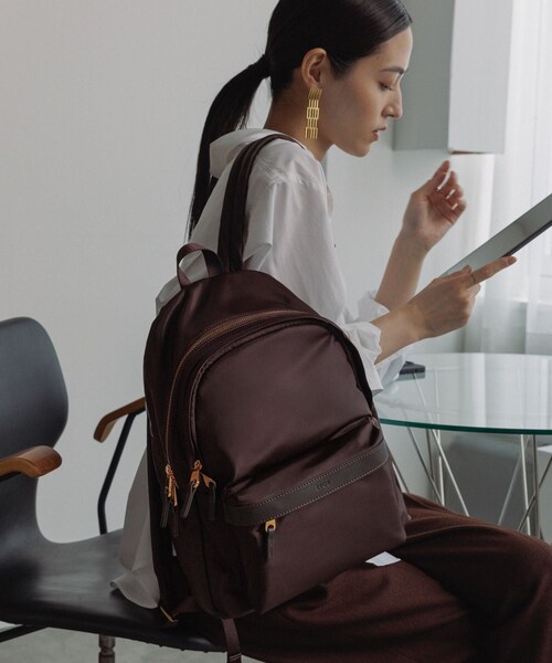 ROPE'(ロペ)の「【E'POR】【撥水】 Pac Sac Mini(パックサック ミニ)【26SS/新型】/一部WEB限定(バックパック/リュック・レディース・ブラック/グレー/ダークブラウン/ベージュ・F)」の6枚目の写真