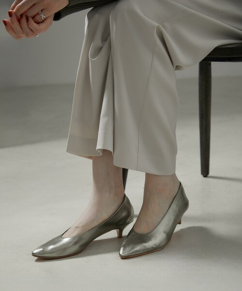 ADAM ET ROPE'（アダムエロペ）の「【MARTINIANO（マルティニアーノ）】AFTER PARTY/ヒールパンプス（パンプス・レディース・シルバー系・36/37/38/36.5/37.5/38.5）」の15枚目の写真