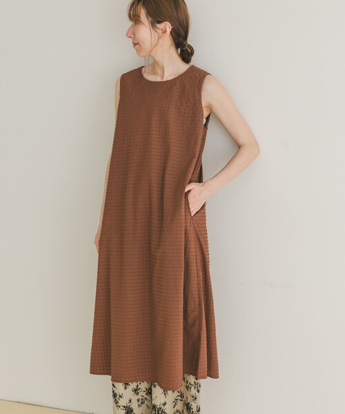 ITEMS URBANRESEARCH（アイテムズ アーバンリサーチ）の「サッカーノースリーブワンピース（ワンピース・レディース・CHK/BLK/BRN・FREE）」の14枚目の写真