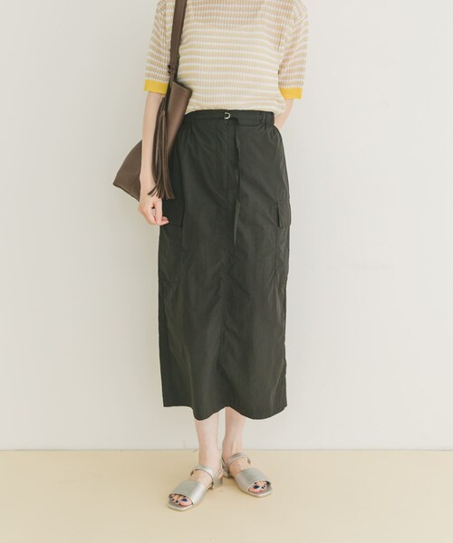 ITEMS URBANRESEARCH(アイテムズ アーバンリサーチ)の「ナイロンカーゴタイトスカート(スカート・レディース・L.BEG/MOC/BLK・FREE/TALL)」の5枚目の写真