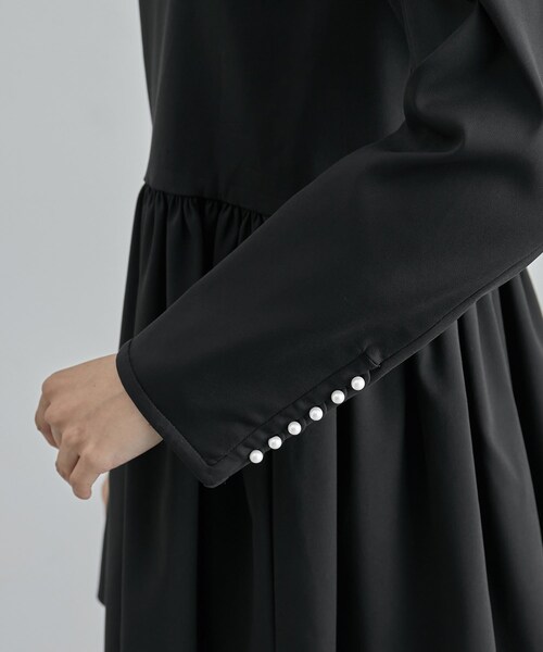 ROPE'（ロペ）の「【限定店舗・J'aDoRe限定】エレガンスティアードブラウス（シャツ/ブラウス・レディース・ブラック・38/36）」の14枚目の写真