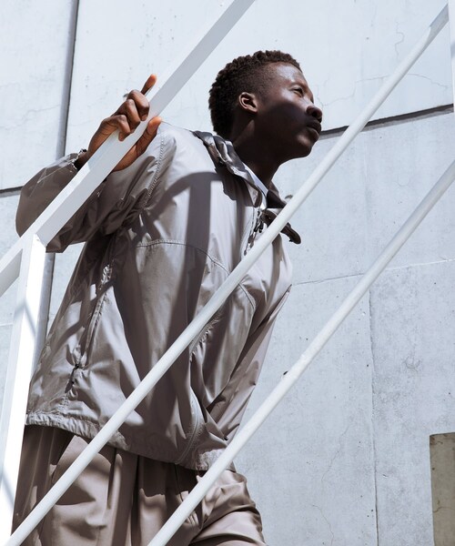 URBAN RESEARCH（アーバンリサーチ）の「new basic　Nylon Rip Stop Wind Parka（テーラードジャケット・メンズ・GRAY/BLACK/KHAKI・M/L/XL）」の22枚目の写真