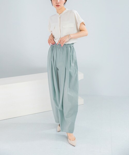 URBAN RESEARCH ROSSO（アーバンリサーチロッソ）の「ELENDEEK　EASY TUCK COCOON PANTS（その他パンツ・レディース・O.WHT/BLK/MNT/BRN・1/2）」の4枚目の写真