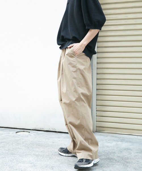 URBAN RESEARCH DOORS(アーバンリサーチドアーズ)の「FORK&SPOON クリンクルワイドパンツ(その他パンツ・メンズ・BEIGE/DARK NAVY・4/5)」の7枚目の写真