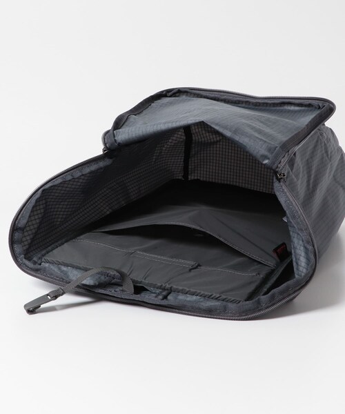 URBAN RESEARCH DOORS（アーバンリサーチドアーズ）の「GOLITE　ION 23L PACK（バックパック/リュック・メンズ・BLACK OUT/CASTLEROCK・one）」の10枚目の写真