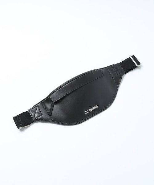 ADAM ET ROPE'（アダムエロペ）の「MENS【JACQUEMUS】LA BANANE MEUNIER（ボディバッグ/ウエストポーチ・メンズ・ブラック・F）」の2枚目の写真