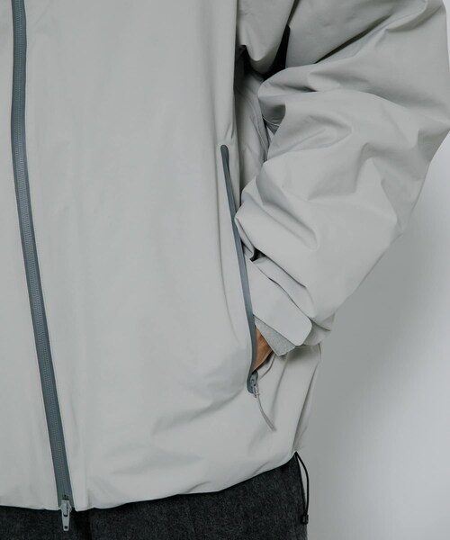 URBAN RESEARCH（アーバンリサーチ）の「ES.1　3lyr down Hoodie（その他アウター・メンズ・lt gray/navy/black・M/L/XL）」の21枚目の写真