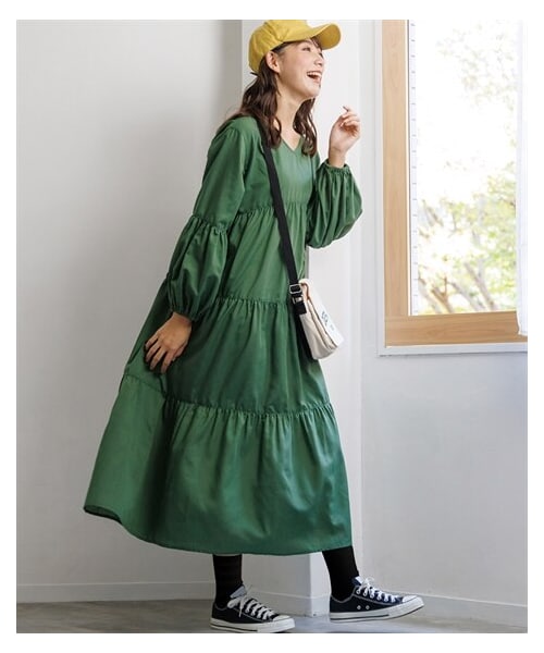 nissen（ニッセン）の「大きいサイズ ゆるシルエットティアードデザインワンピース（ワンピース・レディース・ウオッシュドブルー(デニム)/フォレストグリーン/黒/ココアブラウン/ティーグリーン・L~LL相当/3L~4L相当/5L~6L相当/8L相当/10L相当）」の17枚目の写真