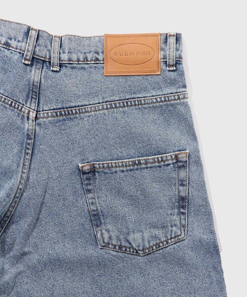 ADAM ET ROPE'（アダムエロペ）の「【WALK IN PARIS/ウォーク イン パリス】Light blue baggy jean shorts（デニムパンツ・メンズ・ブルー系・30/32）」の7枚目の写真
