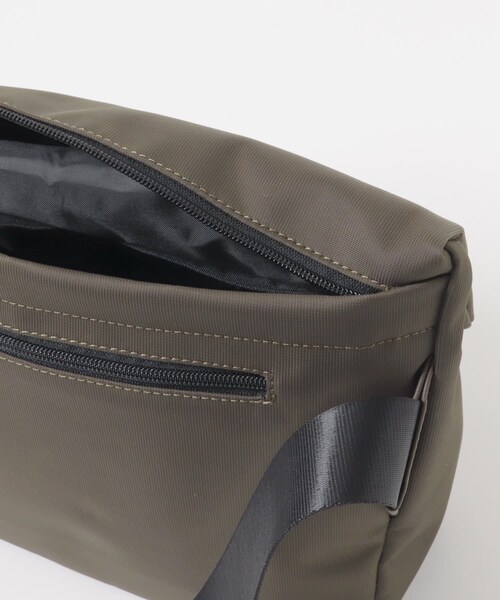 RODE SKO（ロデスコ）の「撥水フィドロックショルダーバッグ M（ショルダーバッグ・メンズ・BLACK/KHAKI・M）」の12枚目の写真