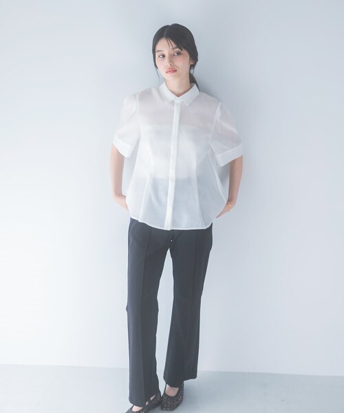 URBAN RESEARCH ROSSO（アーバンリサーチロッソ）の「シアーオーガンジーフォルムシャツ（シャツ/ブラウス・レディース・BLACK/OFF WHITE・Free）」の7枚目の写真