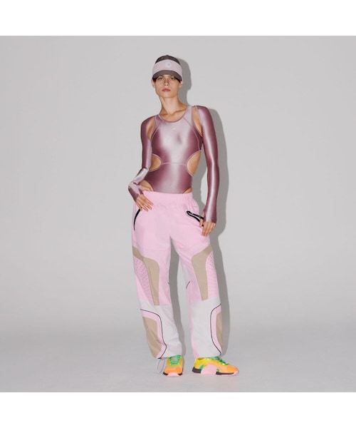 adidas（アディダス）の「adidas by Stella McCartney ウーブン トラックパンツ（パンツ・レディース・トゥルーピンク/トレースカーキ/チョークパール/ホワイト/ピンク・S/M/L/XL/J/S/J/M/J/L/J/XL/J/XS/J/2XL/XS/2XL/3XL/5XL/J/3XL）」の2枚目の写真