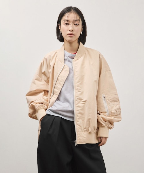 ADAM ET ROPE'（アダムエロペ）の「【PROVOKE for ADAM ET ROPE' 】別注 MA-1（MA-1・レディース・オフホワイト/ベージュ/ベージュ系/ネイビー・F）」の3枚目の写真