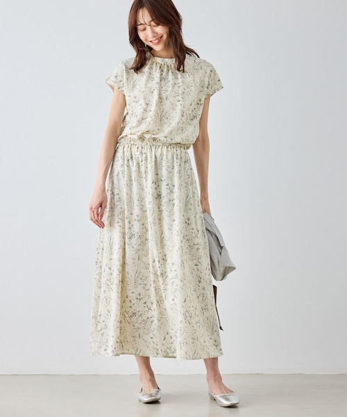 ROPE' PICNIC(ロペピクニック)の「【WEB限定サイズ】小花柄&線画アソートワンピース(ワンピース・レディース・ブラック/キナリ・L/M/MT)」の1枚目の写真