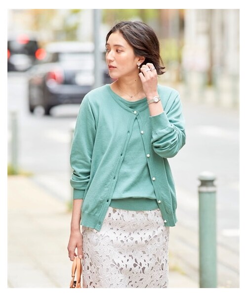 nissen（ニッセン）の「大きいサイズ ［優しい肌触りのド定番シリーズ］パール調ボタンニットカーディガン（アンサンブル可）（カーディガン/ボレロ・レディース・シーグリーン/フューシャピンク/モカ/黒/ダークグリーン/ミルキーホワイト・L/LL/3L/4L/5L/6L/8L/10L）」の21枚目の写真