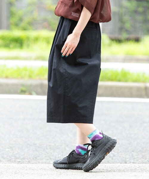 EKAL(エカル)の「撥水チノバミューダパンツ(その他パンツ・レディース・キャメル/ブラック・One)」の4枚目の写真