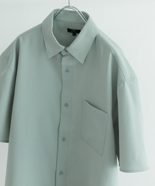 ITEMS URBANRESEARCH（アイテムズ アーバンリサーチ）の「ドライタッチ レギュラーカラー 半袖シャツ（シャツ/ブラウス・メンズ・IVO/MNT/BLU/CHA・M/L）」の3枚目の写真