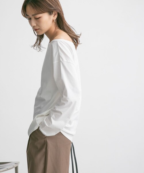KBF(ケイビーエフ)の「アシメネックカットソー(Tシャツ/カットソー・レディース・OFF/BLUEGRAY/BLACK・one)」の7枚目の写真