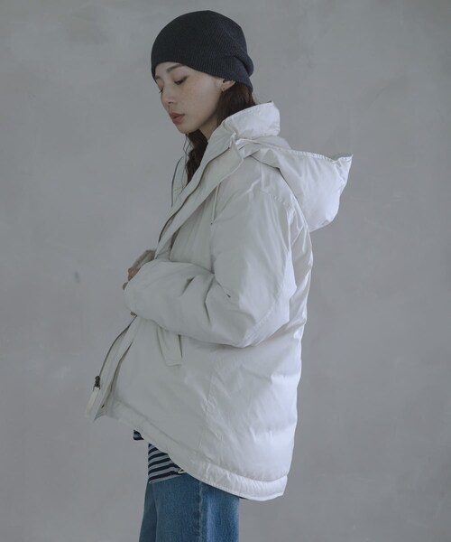 URBAN RESEARCH Sonny Label（アーバンリサーチサニーレーベル）の「撥水2WAYフーディスタンドダウンコート（その他アウター・レディース・アイボリー/ブラック/ブラウン・Free）」の9枚目の写真