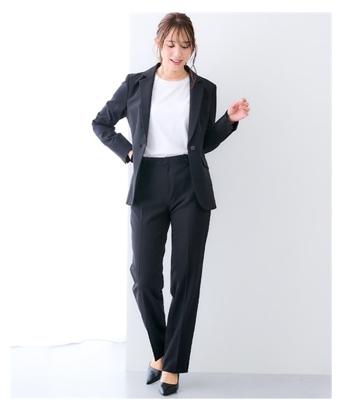nissen（ニッセン）の「【レディーススーツ】タテヨコストレッチテーラードパンツスーツ（ジャケット＋ストレートパンツ）選べる2レングス　＜大きいサイズあり＞（フォーマルスーツ/小物・レディース・黒/チャコールグレー/ネイビー/ライトグレー・M/S/L/LL/3L/4L/5L/6L/8L）」の4枚目の写真