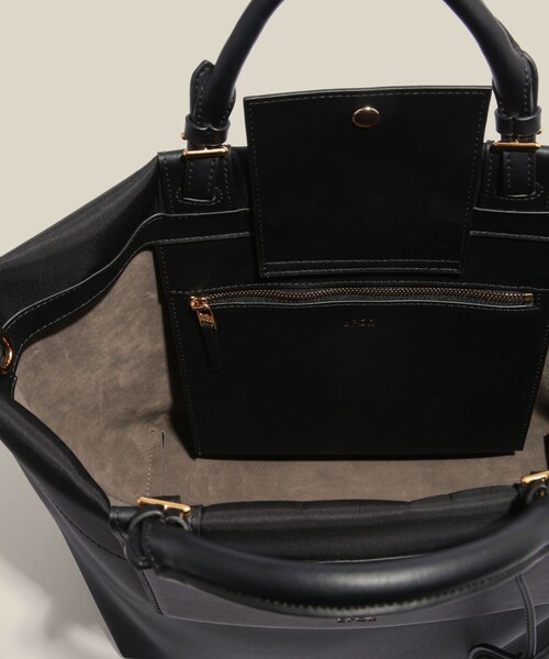 ROPE'（ロペ）の「【E'POR】【撥水加工・超軽量】 BOAT BAG Medium（トートバッグ・レディース・ブラック/キナリ・F）」の21枚目の写真