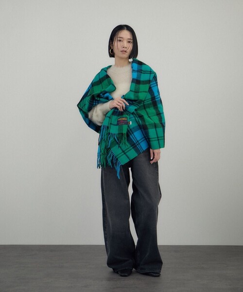 ADAM ET ROPE'(アダムエロペ)の「【TWEEDMILL(ツイードミル)】Knee Rug(大判ストール)(マフラー・レディース・グレー系/カーキ/ターコイズ/レッド系・F)」の9枚目の写真
