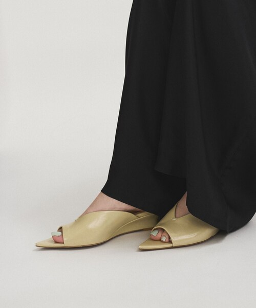 ADAM ET ROPE'（アダムエロペ）の「ポインテッドウェッジミュール（サンダル・レディース・ブラック/オフホワイト/ベージュ系・23.0/23.5/24.0/24.5）」の20枚目の写真