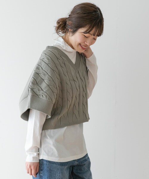 ITEMS URBANRESEARCH（アイテムズ アーバンリサーチ）の「アシンメトリーケーブルニットベスト（ベスト・レディース・WHITE/PINK BEIGE/KHAKI GRAY・one）」の16枚目の写真