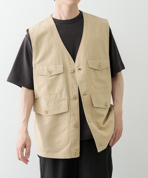 ITEMS URBANRESEARCH（アイテムズ アーバンリサーチ）の「マルチポケットVネックベスト（ベスト・メンズ・BLK/IVO/BEG・M/L）」の3枚目の写真