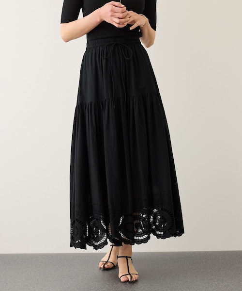 ROPE'(ロペ)の「INDIAコットンボイルシフリー刺繍サークルフレアスカート/セットアップ対応・イージーケア(スカート・レディース・ブラック/ホワイト・F)」の4枚目の写真