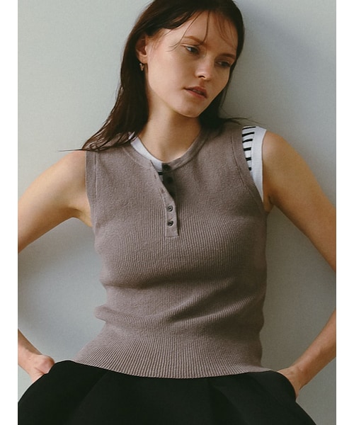 ELENDEEK（エレンディーク）の「HENRY NECK RIB KT（ニット/セーター・レディース・オフホワイト/ブラック/ピンク/ブラウン/ブルー/ミックス・F）」の8枚目の写真