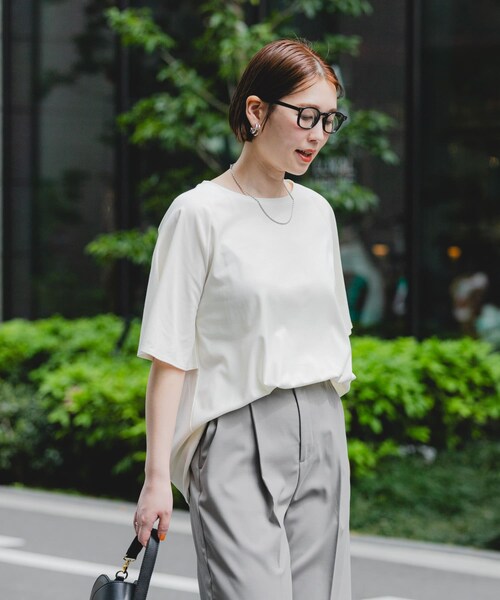 URBAN RESEARCH ROSSO（アーバンリサーチロッソ）の「『UR TECH』Fby ROSSO　UVCUTバックテールフレアスリーブTシャツ（Tシャツ/カットソー・レディース・OFF WHITE/YELLOW/BLACK・FREE）」の6枚目の写真