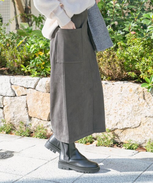 ITEMS URBANRESEARCH（アイテムズ アーバンリサーチ）の「フェイクスエードタイトスカート（スカート・レディース・IVO/MOC/SUMIKURO・FREE）」の14枚目の写真