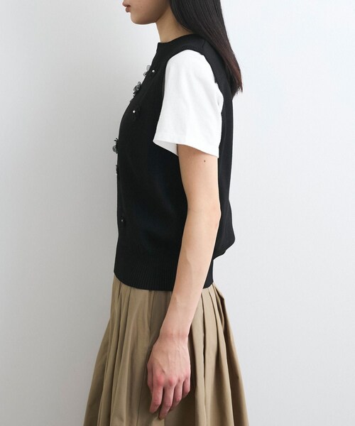 VIS（ビス）の「フラワーモチーフニットベスト（ベスト・レディース・ブラック/ライトグレー/オフホワイト・F）」の16枚目の写真