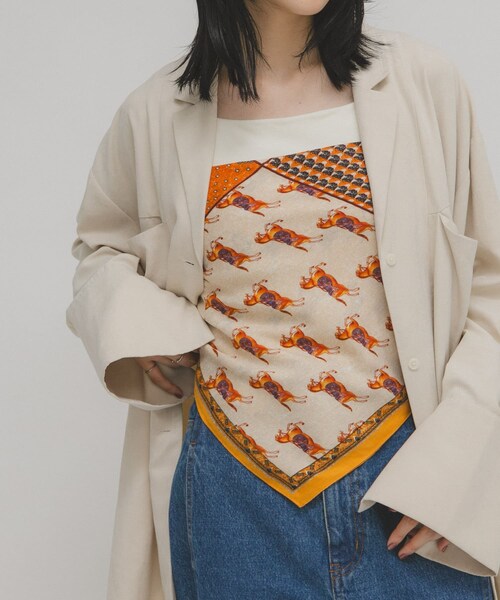 KBF（ケイビーエフ）の「ホースデザインビッグスカーフ（バンダナ/スカーフ・レディース・BROWN/ORANGE・one）」の2枚目の写真