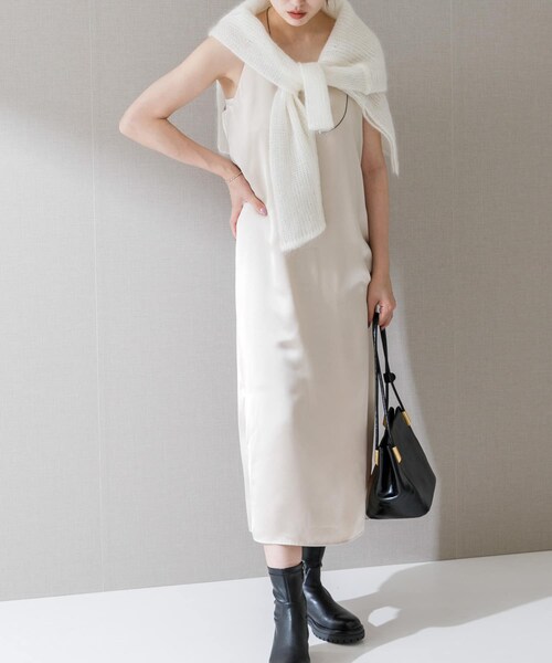 URBAN RESEARCH ROSSO（アーバンリサーチロッソ）の「サテンキャミワンピース（ワンピース・レディース・KHK.BROWN/L.BEIGE/BLUEGRAY・FREE）」の18枚目の写真