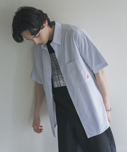 SENSE OF PLACE by URBAN RESEARCH（センスオブプレイスバイアーバンリサーチ）の「『別注』LOVE POP STUDIO×SENSE OF PLACE　シャツ（シャツ/ブラウス・メンズ・WHITE/BLUE・M/L）」の4枚目の写真
