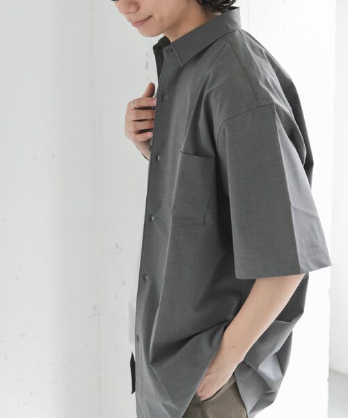 URBAN RESEARCH DOORS(アーバンリサーチドアーズ)の「FORK&SPOON キャリーマンレギュラーカラーシャツ(シャツ/ブラウス・メンズ・LT.GREY/CHARCOAL/KHAKIBROWN・4/5)」の16枚目の写真
